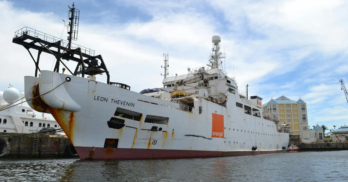 Russian Ships Map NATO's Internet Cables Underwater